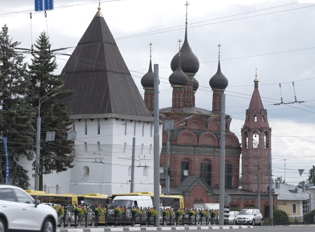 На улице Собинова в Ярославле ограничат остановку и стоянку автомобилей с 10 августа